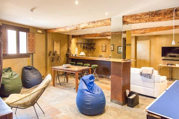 Holiday home Casa Rural, Con Jacuzzi, Chimenea, Bbq, Bar Y Mucho Mas Almazan