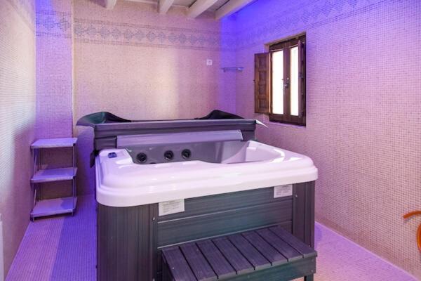 Casa Rural, Con Jacuzzi, Chimenea, Bbq, Bar Y Mucho Mas *